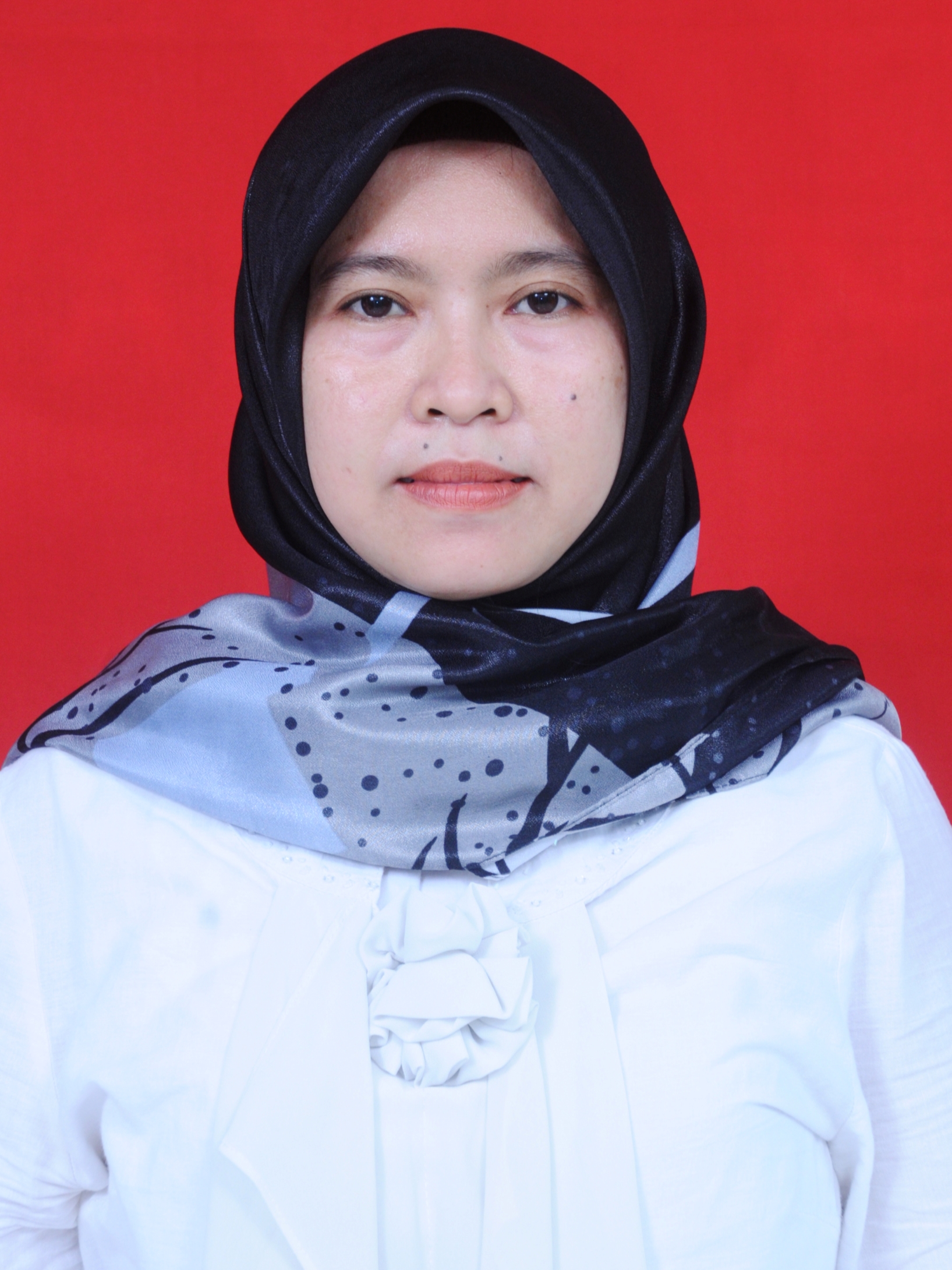 Rhise Rhosliana, S.Pd